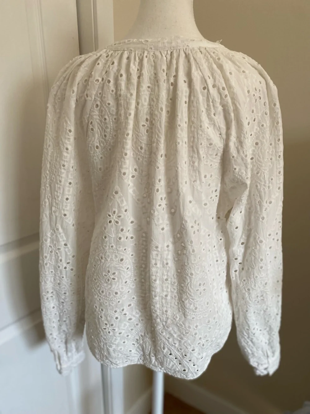 H&M White Cotton Eyelet Popover V-neck Summer Beach Top-Sz-L - Picture 5 of 15